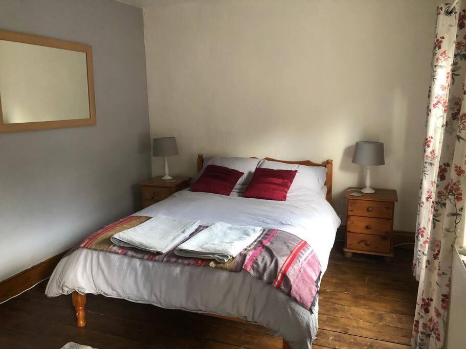 Kylie'S Corner-In The Heart Of Llanberis Villa Exterior photo